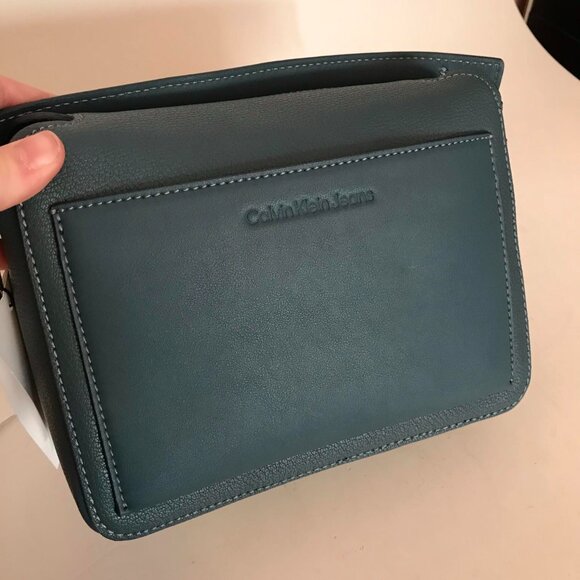 NWT Calvin Klein Jade Archive Hardware Boxy Crossbody Bag Purse - Picture 7 of 11